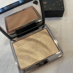 Highlighter Anastasia and Amrezy collab